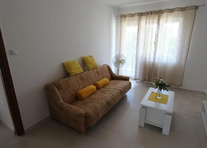 Stijak-sorum Konukevi Malinska