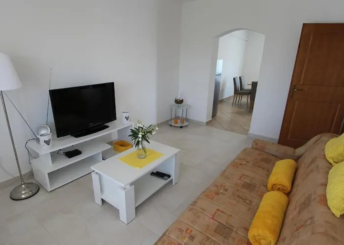 Stijak-sorum Konukevi Malinska